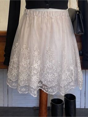 H&M Divided Embroidered Tulle Mini Skirt | Ivory | Size 4